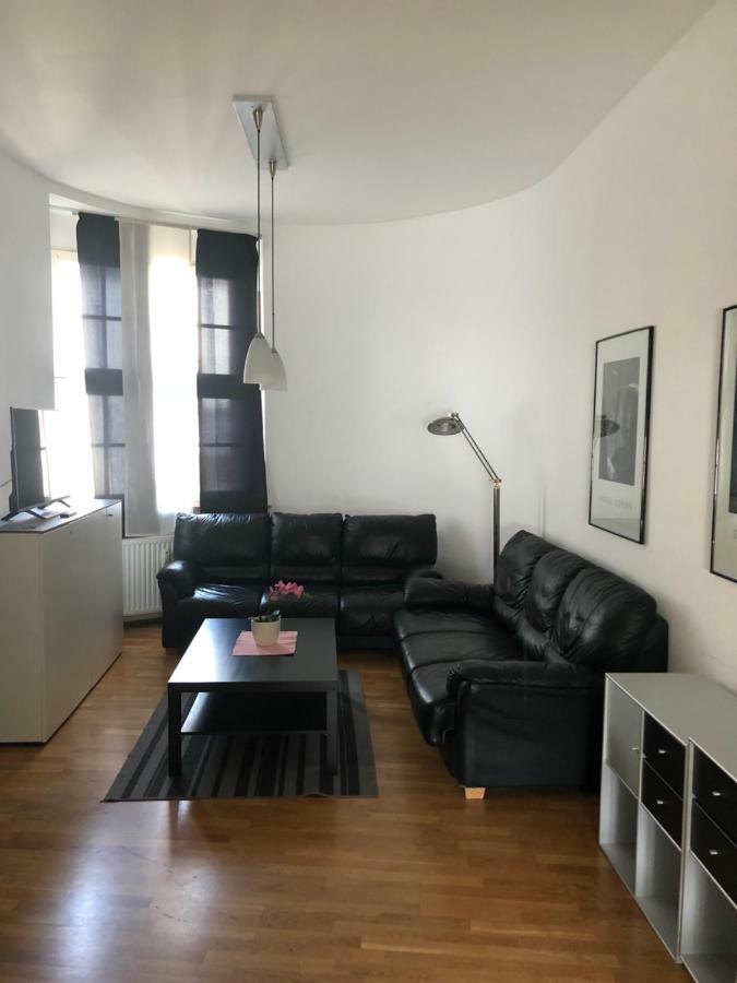 Ferienwohnung mitten in Wiesbaden Exterior foto