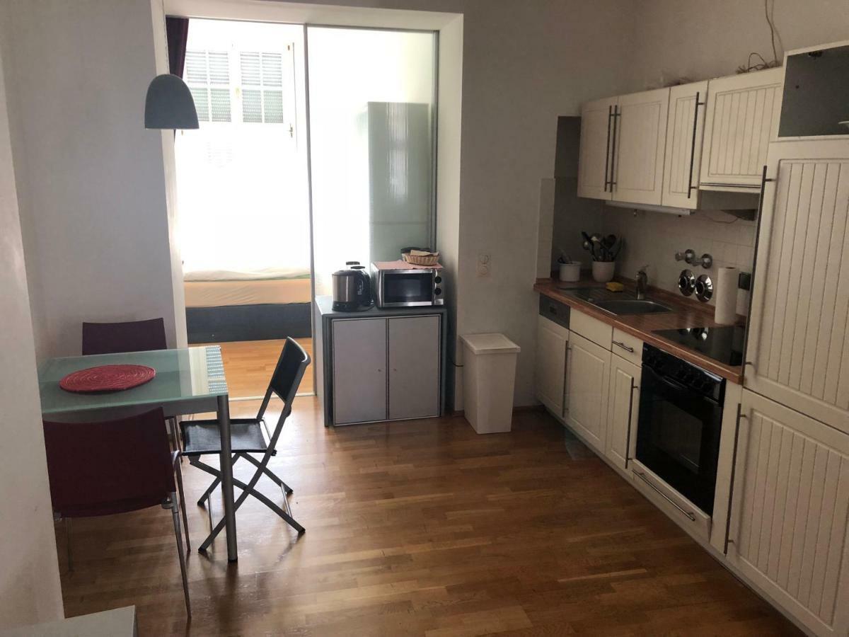 Ferienwohnung mitten in Wiesbaden Exterior foto